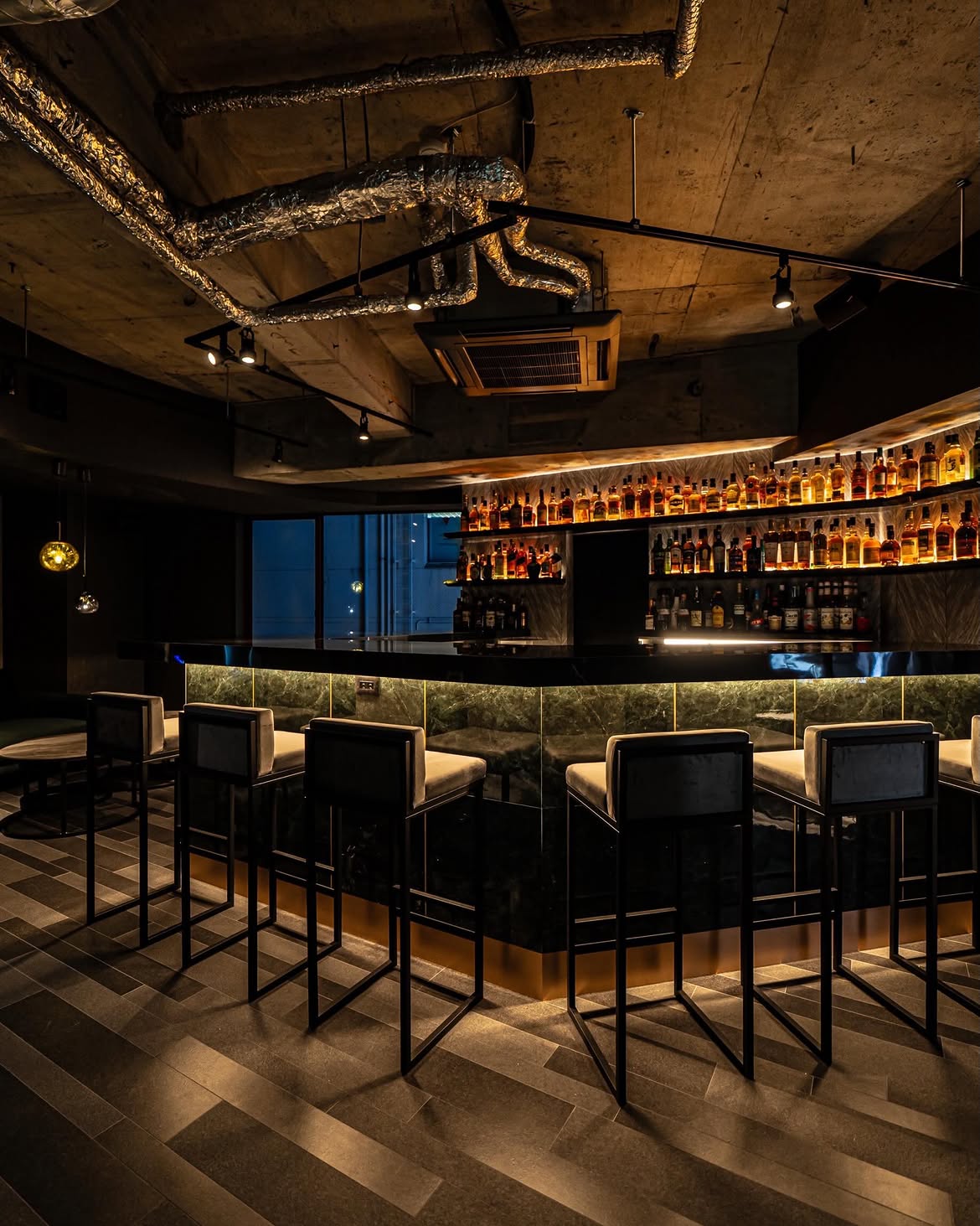 BAR Ⅳ バーカウンター全景